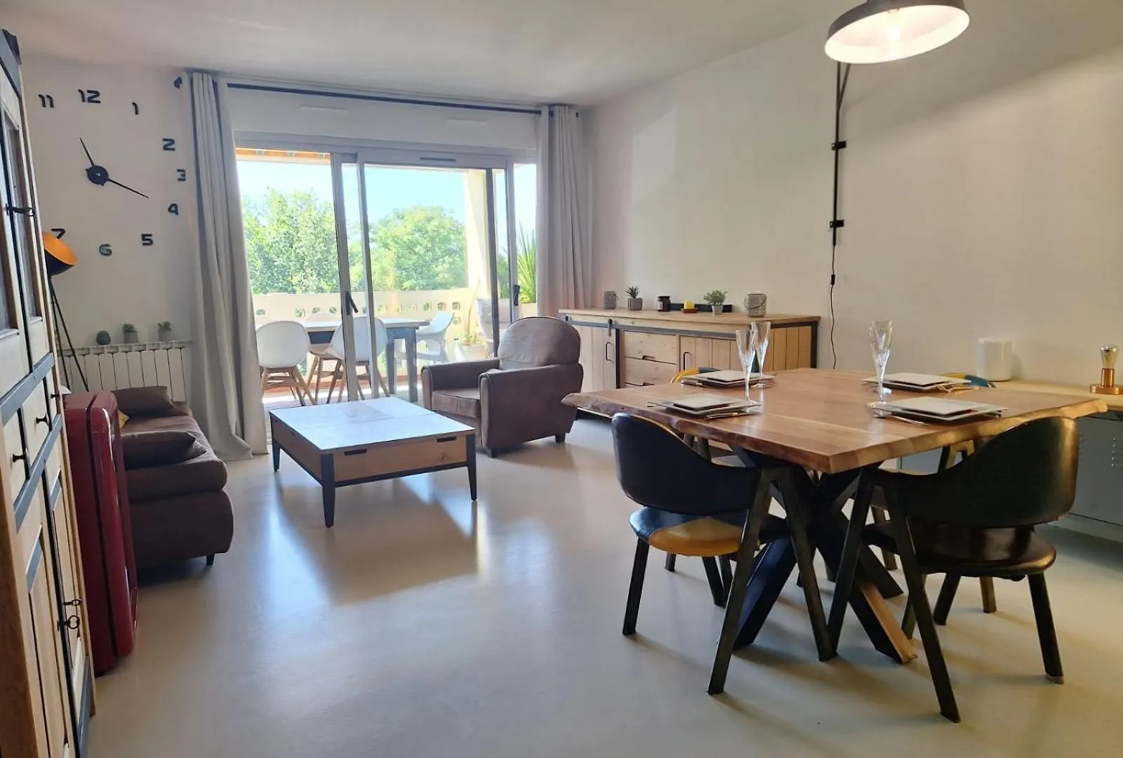 Le Rambot - Appartement De Charme Avec Grande Terrasse Parking Centre Ville - Proche Bellegarde Aix-en-Provence