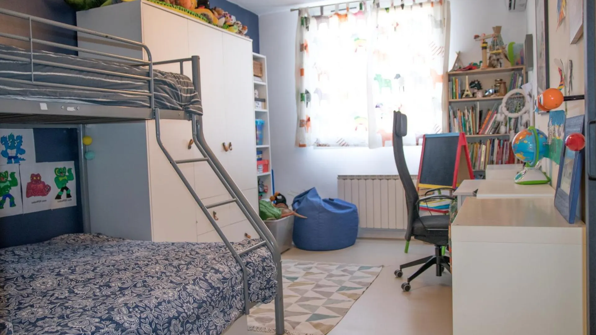 Le Rambot - Appartement De Charme Avec Grande Terrasse Parking Centre Ville - Proche Bellegarde Aix-en-Provence 0*,  Francie